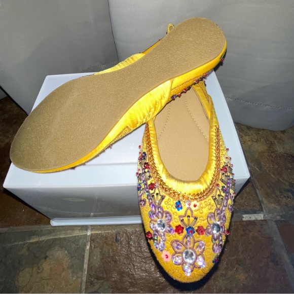 Bohemian Y2K Embellished Yellow Flats - Picture 2 of 3